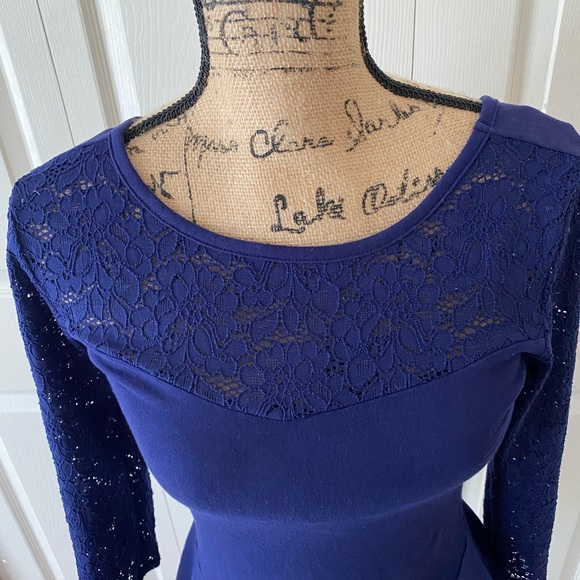 Express long sleeve peplum top - Picture 2 of 4